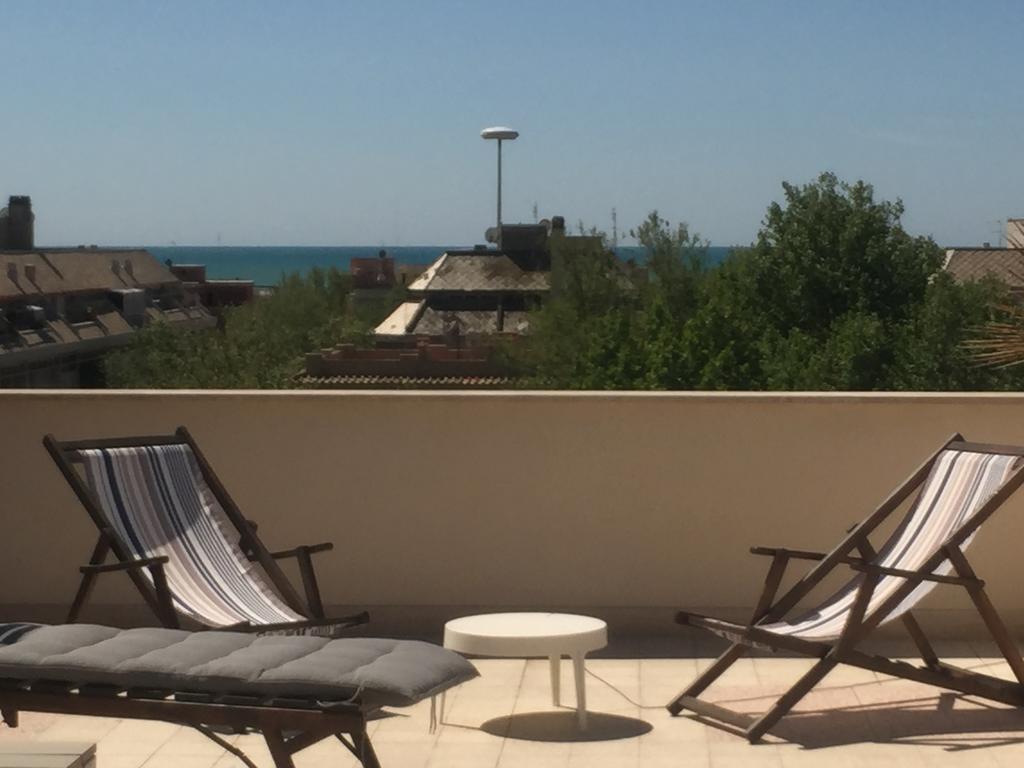Apartamento Attico Al Mare Lido di Ostia Exterior foto